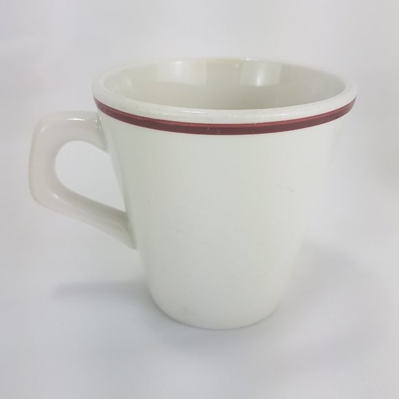 Vintage Yellowknife Inn DUDSON Cup and Saucer Polar Bear Northwest Territories - Picture 5 of 16